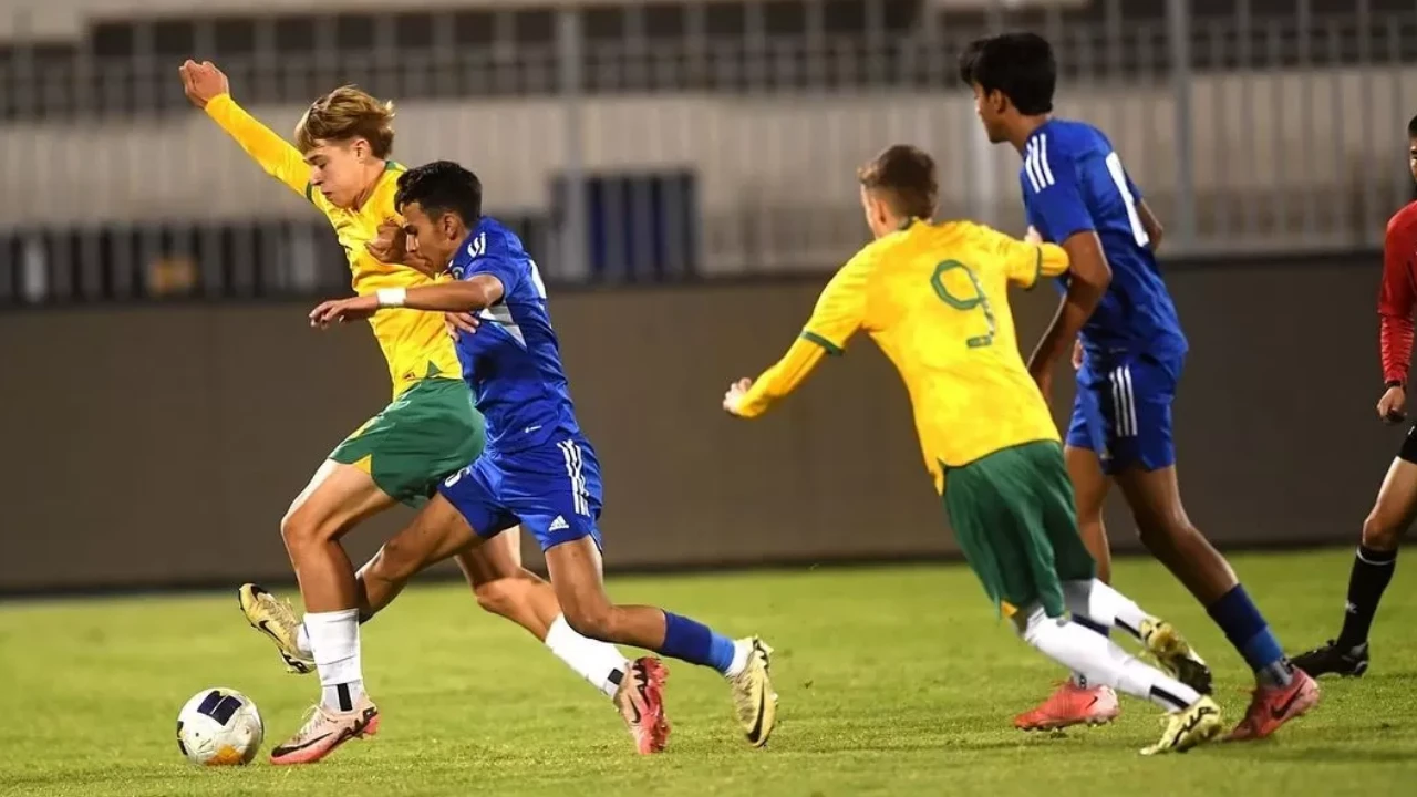 Điểm nóng sân cỏ màn so kè Kuwait vs Namibia